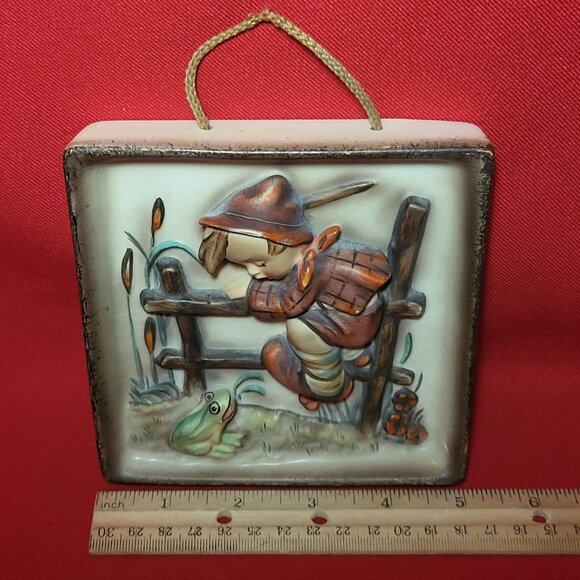 Vintage MJ Hummel Retreat to Safety Wall Plaque Hanging Decor - Picture 9 of 11